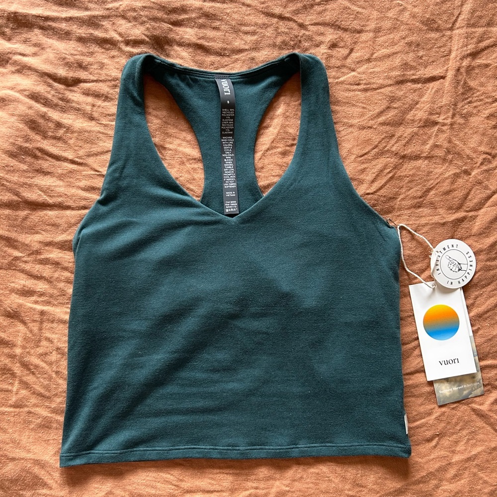 NWT Vuori Halo Performance Crop
